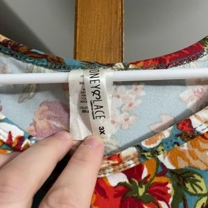 Like new Honey and Lace long sleeve dress. Has pockets! Comfortable and flowy.